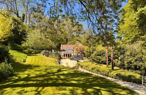 Combe Hay Cottage | Cotswolds AoNB Cottage- Modern Renovation- Sleeps8