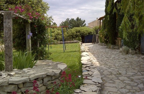 Chateauneuf-Val-Saint-Donat Cottage | Cottage "The piece of Noah"