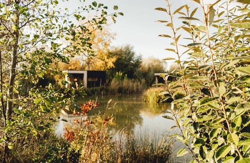 Saint-Quentin-en-Tourmont Apartment | Cottage by the water