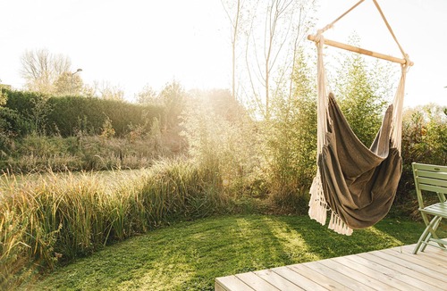 Saint-Quentin-en-Tourmont Apartment | Cottage by the water