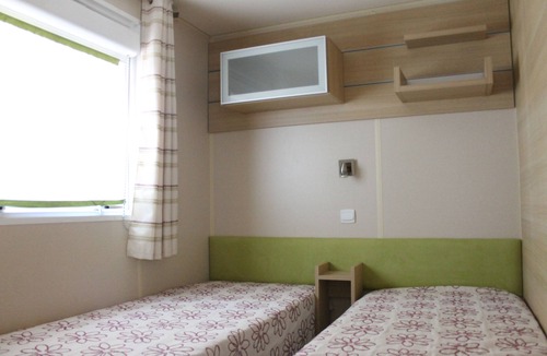 Saint-Privat-de-Champclos Cottage | Cottage comfort in a residential area ***** P06