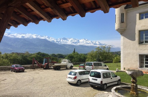 Saint-Vincent-de-Mercuze Cottage | Cottage Château du Montalieu