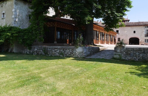 Saint-Vincent-de-Mercuze Cottage | Cottage Château du Montalieu