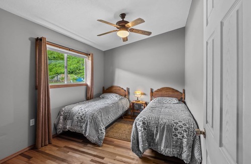 Mountain Home Cabin | Cottage 1 at Rim Shoals