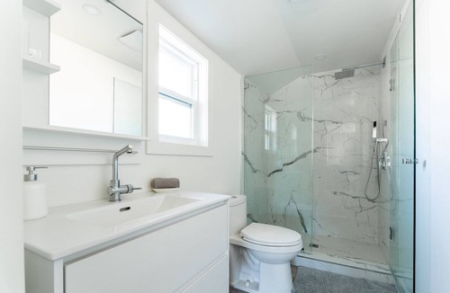 Wainfleet Cottage | Cottage 1: Charming Cottage Steps from the Lake