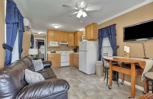 Langston Cottage | *Cottage #1 @ Fisherman's Landing (boat shelter)*