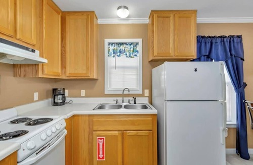 Langston Cottage | *Cottage #1 @ Fisherman's Landing (boat shelter)*