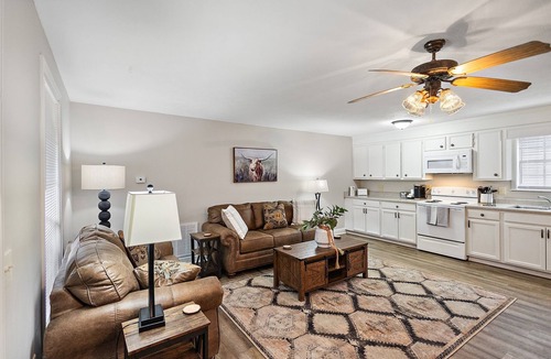 Ridgeland Cottage | Cottage #1 - High Noon