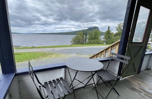 Rockwood Ski Chalet | Cottage 1: Lake View