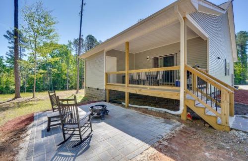 Macon House | Cottage 1 Mi to Lake Gaston Beach & Boat Launch