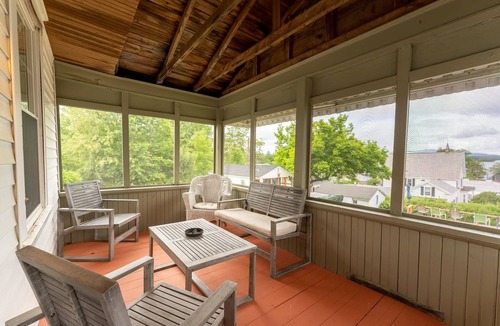 Weirs Beach House | Cottage 1 Summary: Th