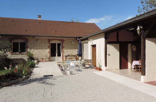 Chagny House | Cottage 125 m2 4 stars 'Villa Roland in Burgundy' in the heart of the vineyard.