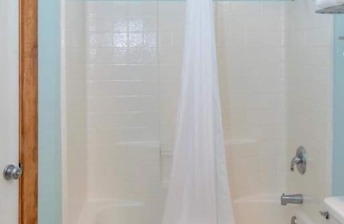 Fulton House | Cottage 13 at D&R Pelican Bay Resort