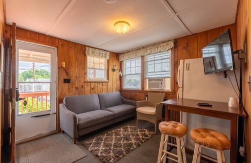Weirs Beach Cabin | Cottage 16 Summary: T