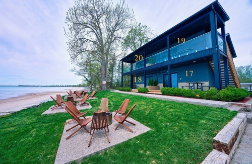 Wainfleet Cottage | Cottage 17: Lower-Level Beachfront Unit in 4-Plex