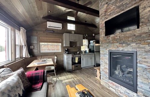 Town of Webb Cottage | Cottage "1st Lake" a two bedroom, waterfront cottage at The Lakes Old Forge!