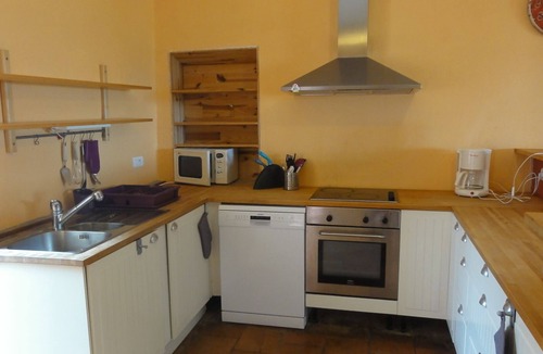 Montreal Apartment | Cottage 2 bedrooms-5pers-private garden-shared pool