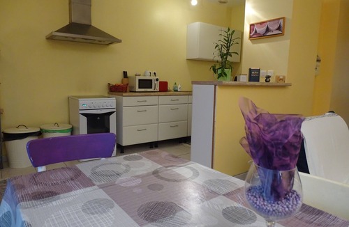 Montreal Apartment | Cottage 2 bedrooms-5pers-private garden-shared pool