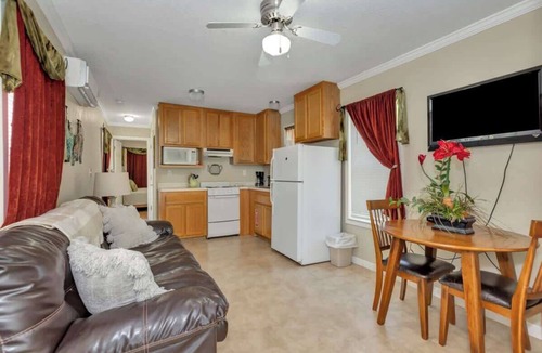 Langston Cottage | *Cottage #2 @ Fisherman's Landing (boat shelter)*