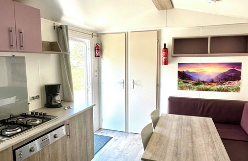 Leuk House | Cottage 2 Mobilhome 2 Zimmer Unterkunft für 2 Erwachsene + 1 Kind auf Ecksofa