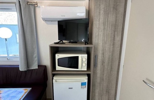 Leuk House | Cottage 2 Mobilhome 2 Zimmer Unterkunft für 2 Erwachsene + 1 Kind auf Ecksofa