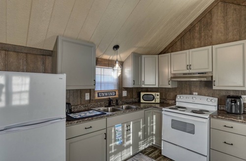 Senecaville Cottage | Cottage #2 Mystic Lake