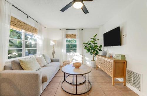 Flamingo Parks Apartment | Cottage 2 on Penn - With Pool