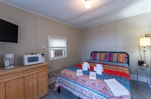 Weirs Beach Cabin | Cottage 2 Summary: Th