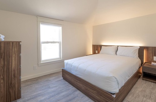 Wainfleet House | Cottage # 2...thelongbeachresort.ca