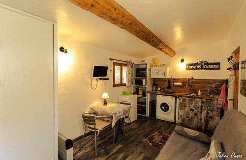 Lantosque Ski Chalet | Cottage 25 M², nature, quiet, ideal for hikers