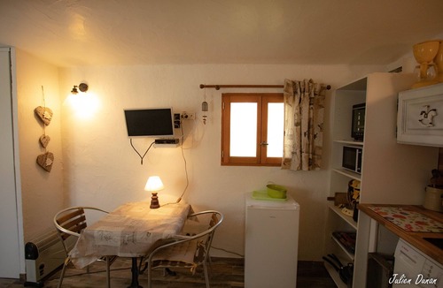 Lantosque Ski Chalet | Cottage 25 M², nature, quiet, ideal for hikers