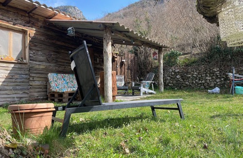 Lantosque Ski Chalet | Cottage 25 M², nature, quiet, ideal for hikers