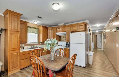 Langston Cottage | *Cottage #3 @ Fisherman's Landing (boat shelter)*
