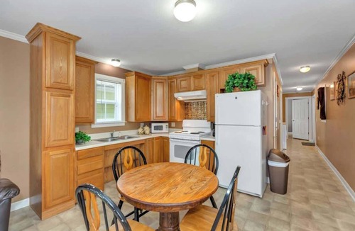 Langston Cottage | *Cottage #4 @ Fisherman's Landing (boat shelter)*