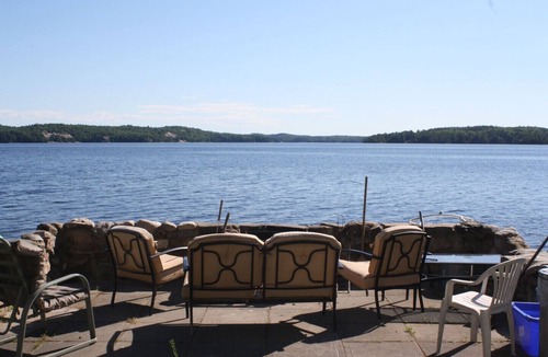 Cloyne Cottage | Cottage 4: pristine waterfront! Cabins at Bon Echo's Edge