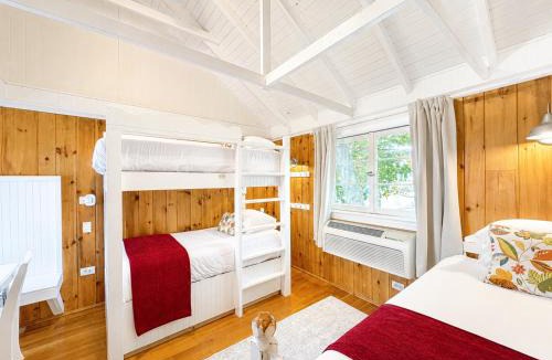 Wolfeboro Apartment | Cottage 5-6 - 2 Bedroom 1 Bath End Unit with Kitchenette Private Courtyard Pet Friendly fee applies