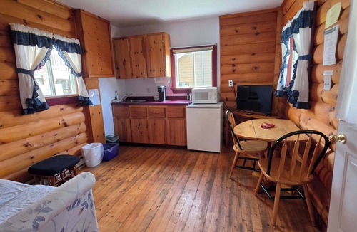 Hunts Point Cabin | Cottage # 5 Hunts Point Beach Cottages - 1 bedroom