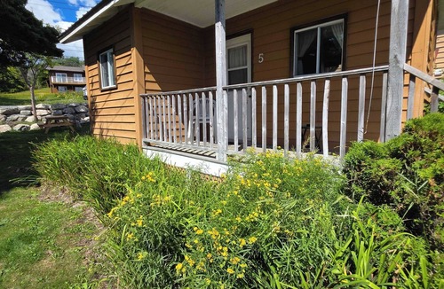 Hunts Point Cabin | Cottage # 5 Hunts Point Beach Cottages - 1 bedroom