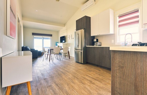 Wainfleet House | Cottage # 5...thelongbeachresort.ca