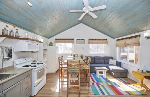 Point Abino House | Cottage #6 · Lake Haven Beach Resort