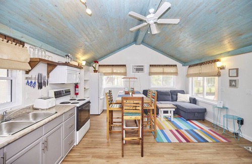 Point Abino House | Cottage #6 · Lake Haven Beach Resort
