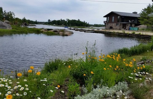 Carling Cabin | Cottage #8 - 2 Bedroom - Katawoda Cottages