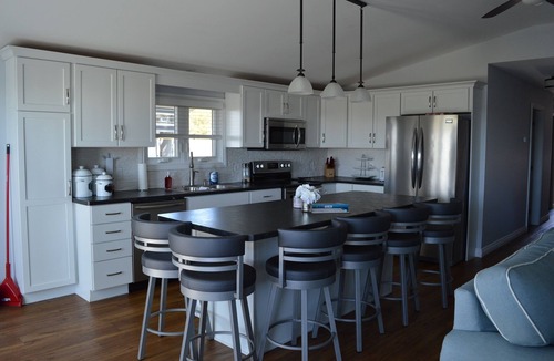 Leamington Cottage | Cottage and Guest House; large yard & firepit