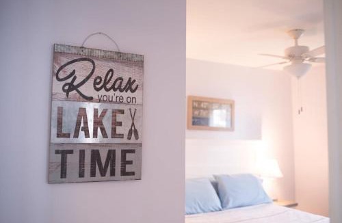 Geneva House | Cottage at Cast Away Kayaks Fire Pit & Game Room