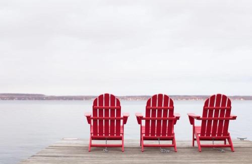 Geneva House | Cottage at Cast Away Kayaks Fire Pit & Game Room