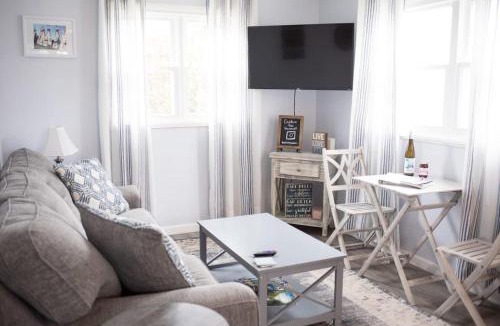 Geneva House | Cottage at Cast Away Kayaks Fire Pit & Game Room
