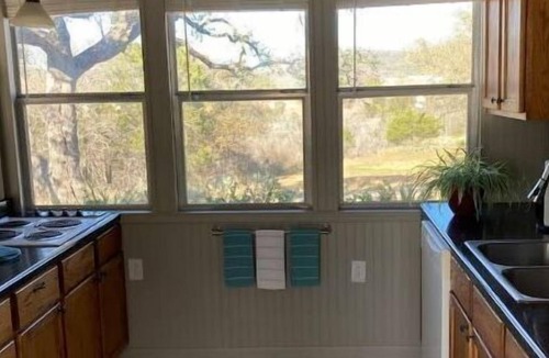 Burnet Cottage | Cottage at Lake Buchanan, Hill Country Getaway