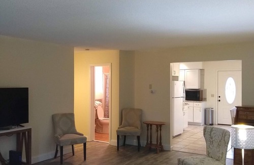 Newport East House | Cottage at Sea Breeze
