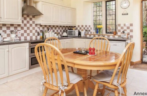 Melksham Cottage | Cottage at Shaw