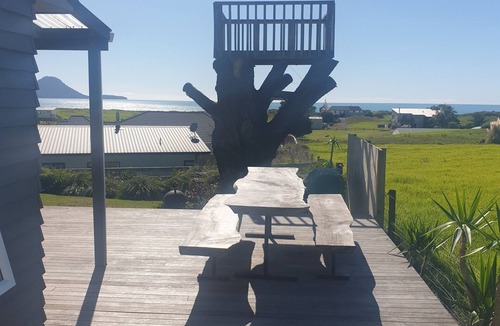 Whakatane Cottage | Cottage at the Coast